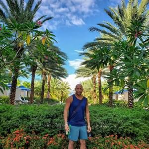 Meet your Posher, Alex